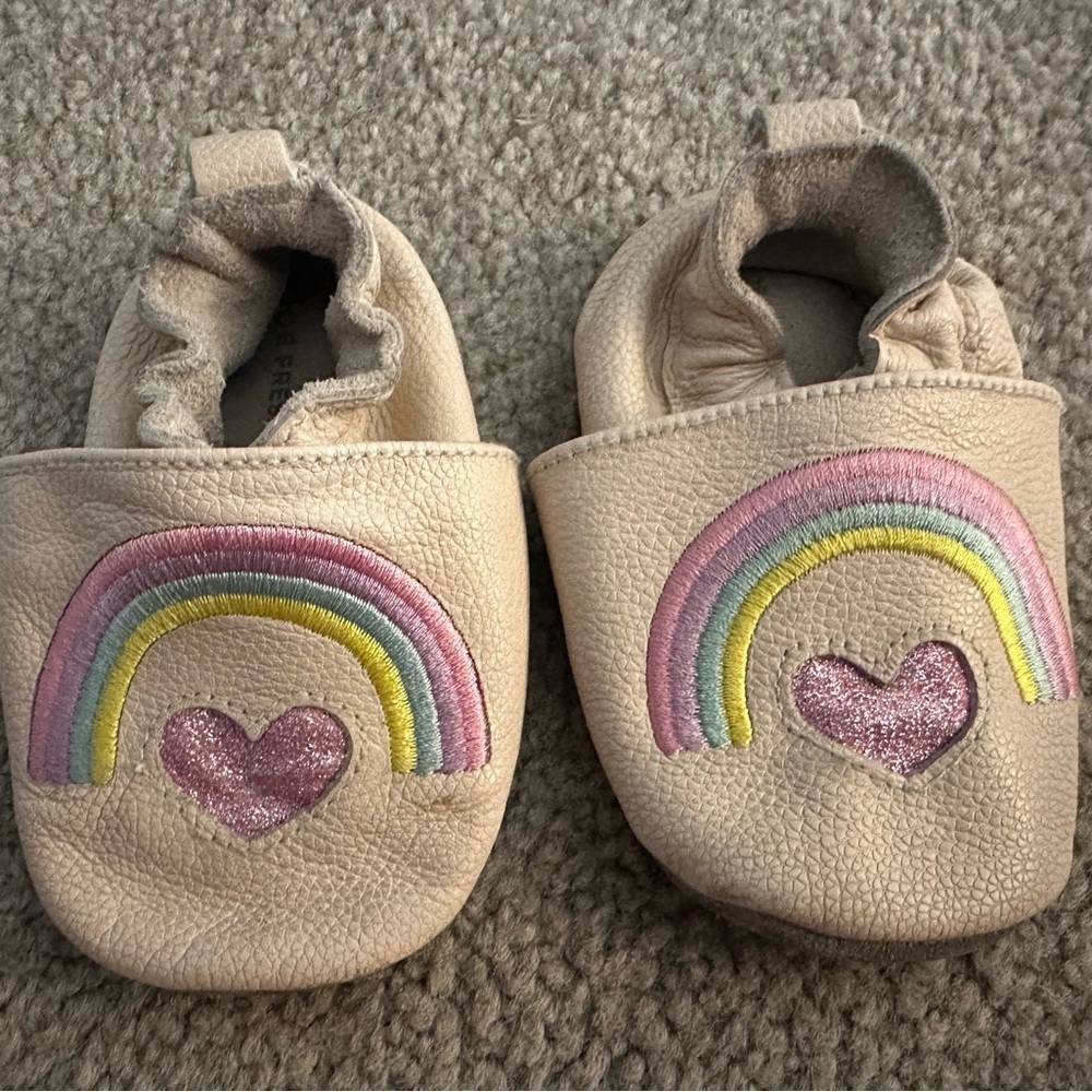 Joe Fresh Cream and Pink Baby Walker Shoes with Heart Design 6-12 months medium
